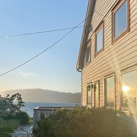 10 Person In Brekke (Sogn og Fjordane)