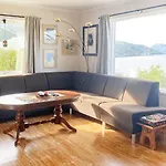10 Person In Prázdninový dům Brekke (Sogn og Fjordane)
